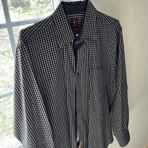Tailorbyrd Mens Dress shirt. Untucked or tucked in/in incredible condition!